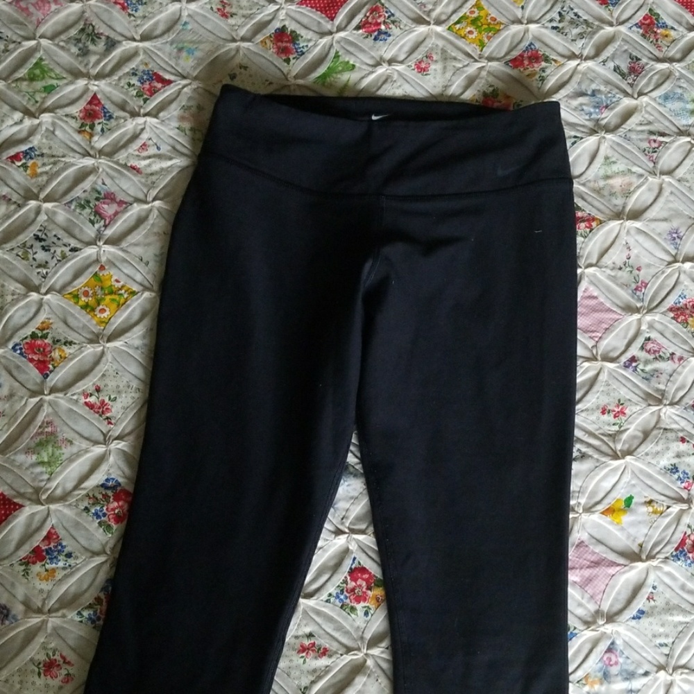 NIKE dri-fit cropped leggings M